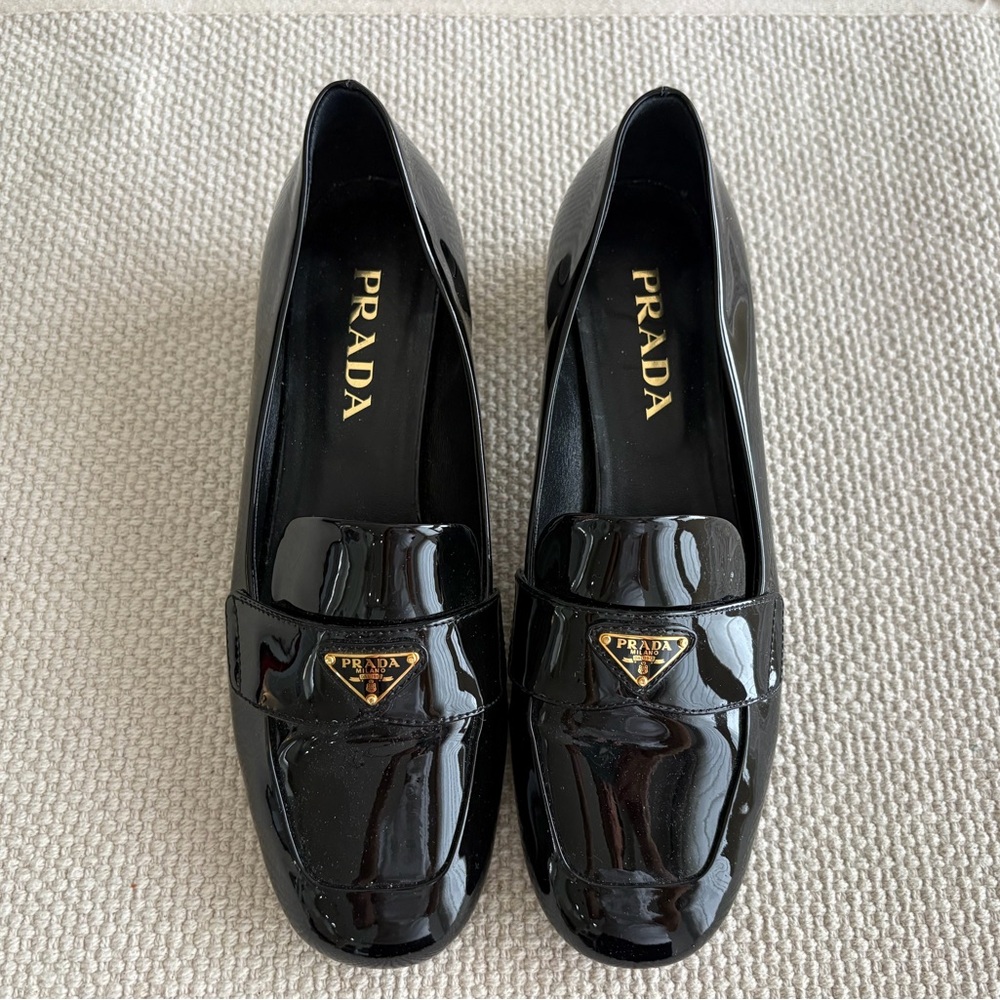Prada Vernice Block Heel Black Patent Leather Loafers Gold Triangle Logo Size 38